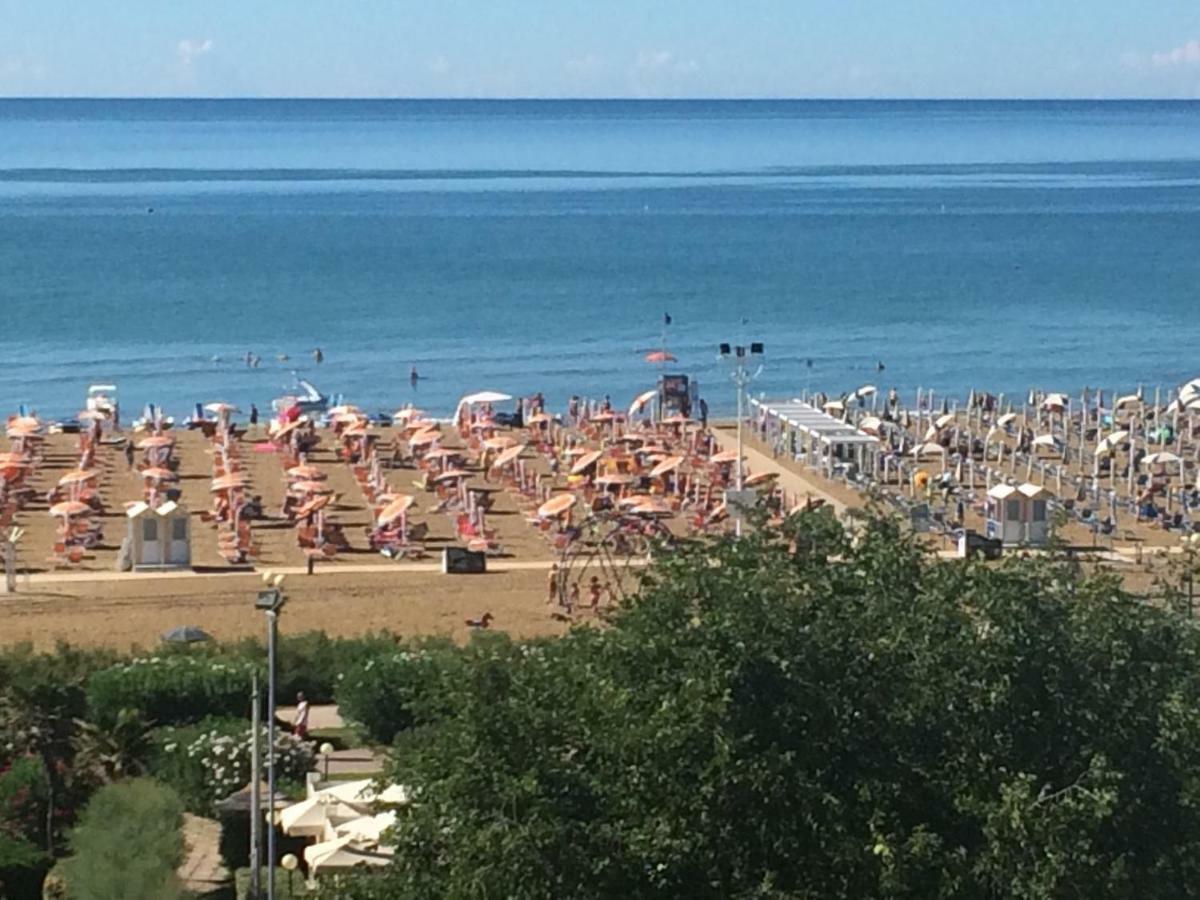 Storione - Appartamenti Bibione Buitenkant foto