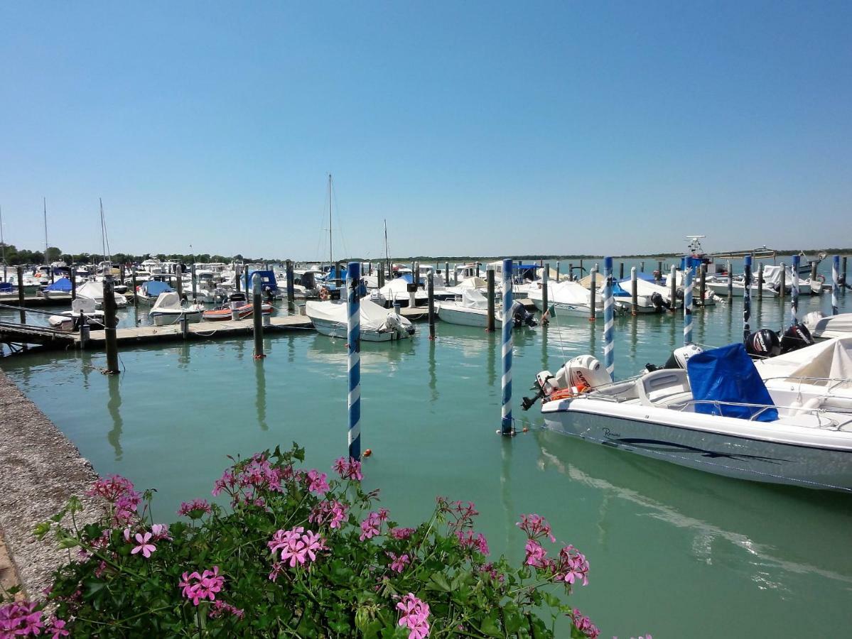 Storione - Appartamenti Bibione Buitenkant foto