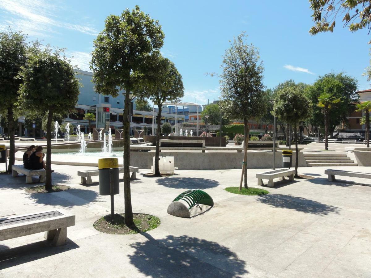 Storione - Appartamenti Bibione Buitenkant foto